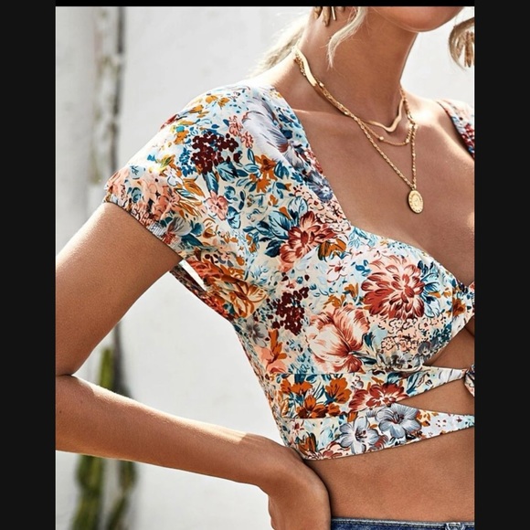 Brand New Small Frenchy Floral Print Tie Front Crop Blouse - Picture 5 of 5